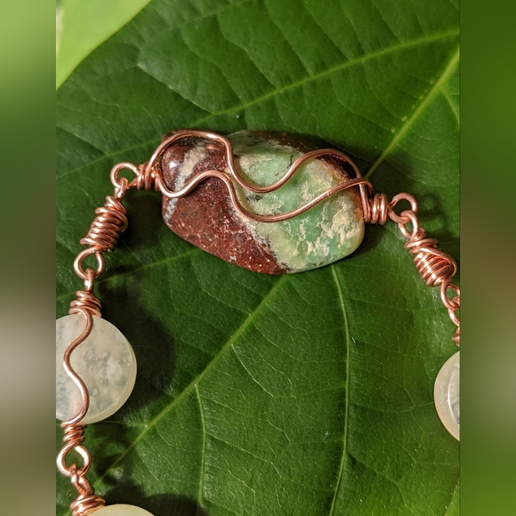Handcrafted Copper Chain Bracelet With Chrysoprase And Aventurine Gemstones - Picture 2 of 16